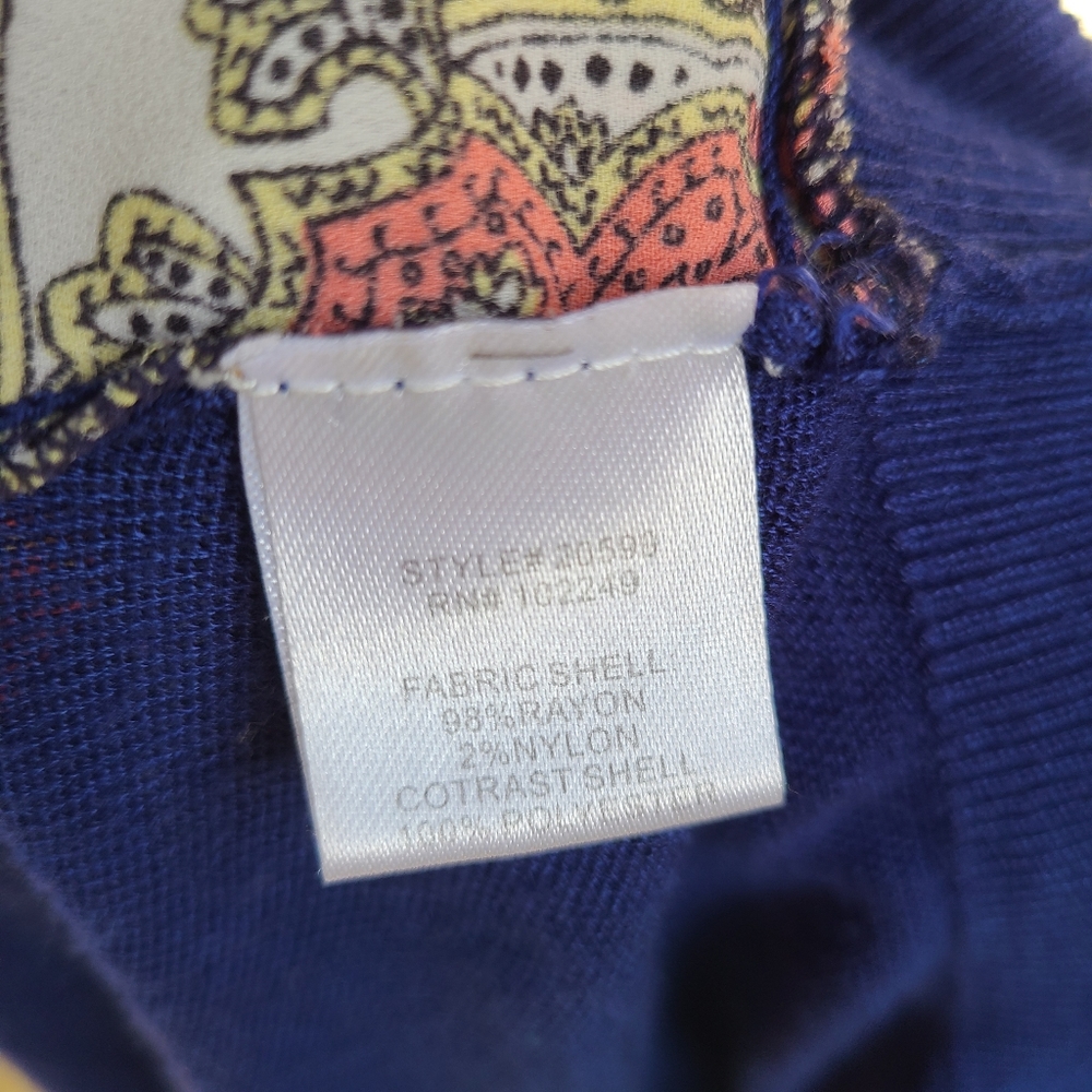 Sweater - Picture 6 of 6